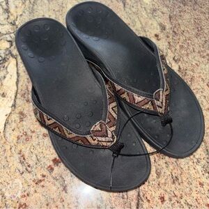 Vionic Black and Brown Sandals